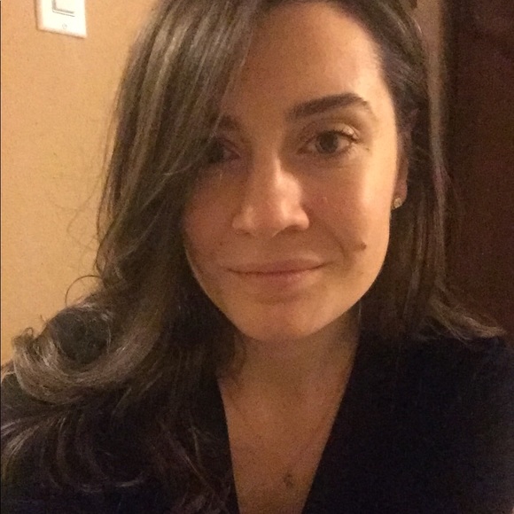 Meet your Posher, Yvonne - Picture 1 of 2